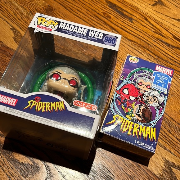 Funko Pop! Deluxe Madame Web 960 Vinyl Figure and T-shirt!! Large